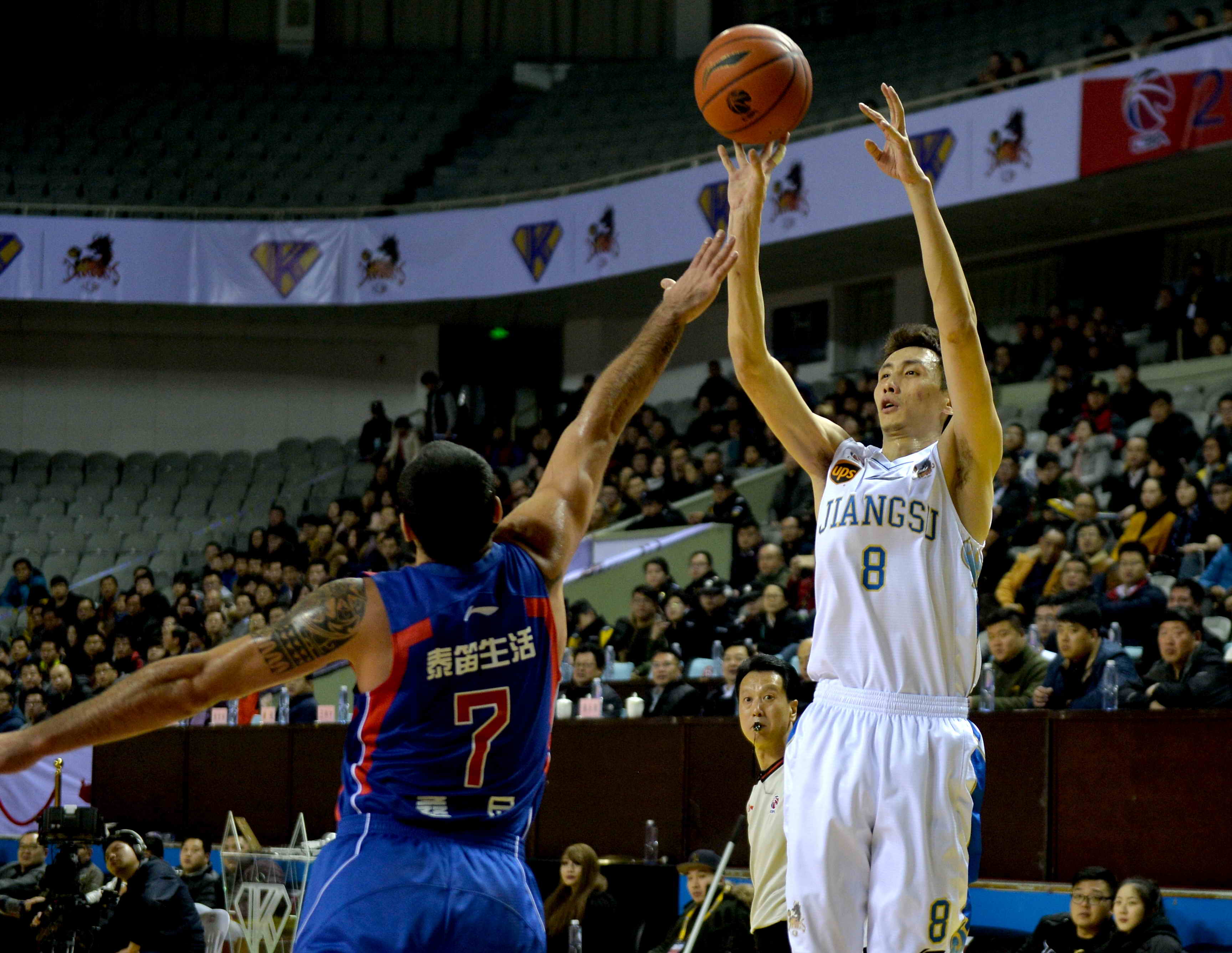 国足再次陷 国足再次陷