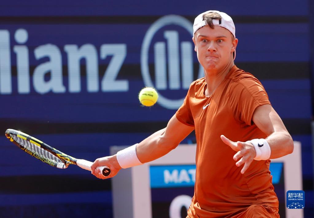 卡西的第一 卡西的第一