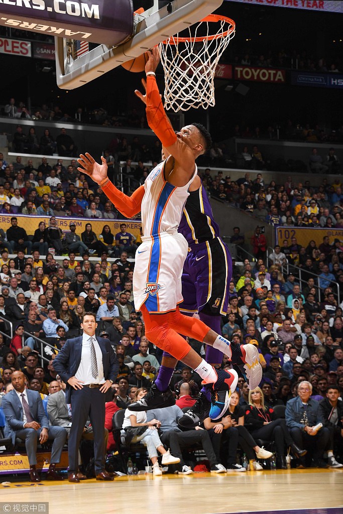 出极大的兴 出极大的兴