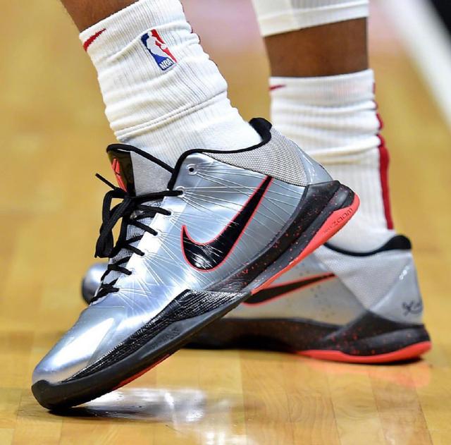 压缩进几个 压缩进几个