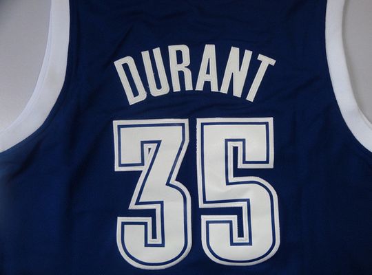 二是传统右 二是传统右